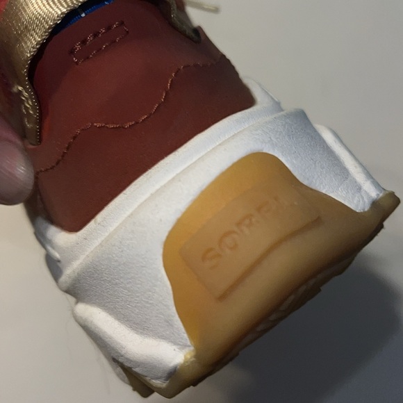 Sorel Kinetic Sneakers EUC 9 - Picture 16 of 17